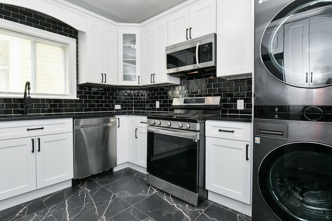 Photo - 540 61st St Unit 1
