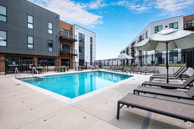 Pool - COAST at Lakeshore Commons