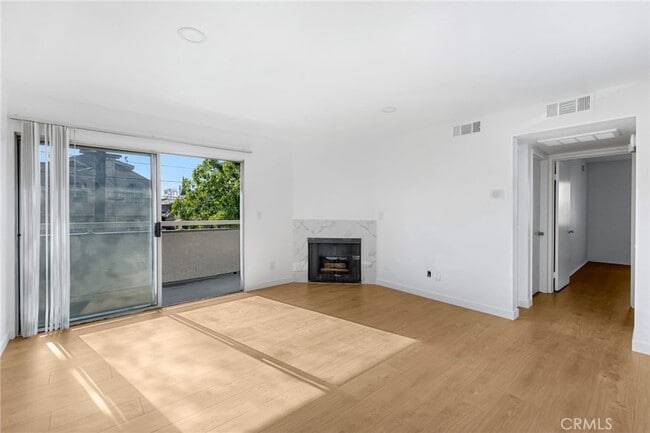Photo - 4406 Cahuenga Blvd Unit 109