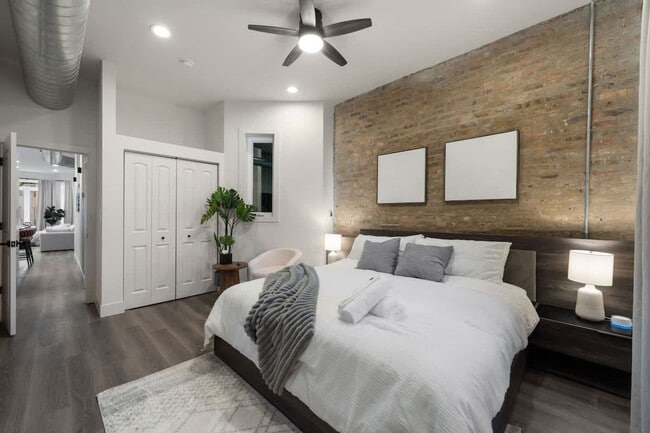 Photo - 1543 N Claremont Ave Unit ID1244947P