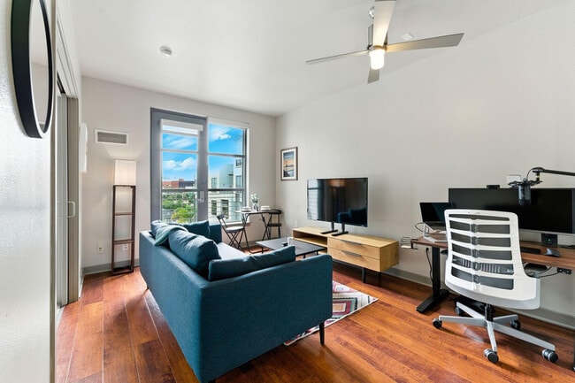 Building Photo - 355 Berry St Unit FL4-ID1264837P