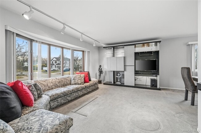 Photo - 20 Steuben Dr