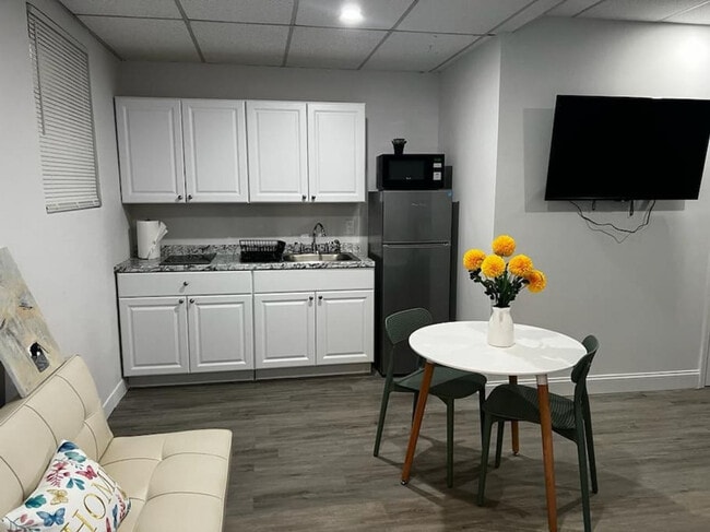 Photo - 470 SW 7th St Unit ID1056540P