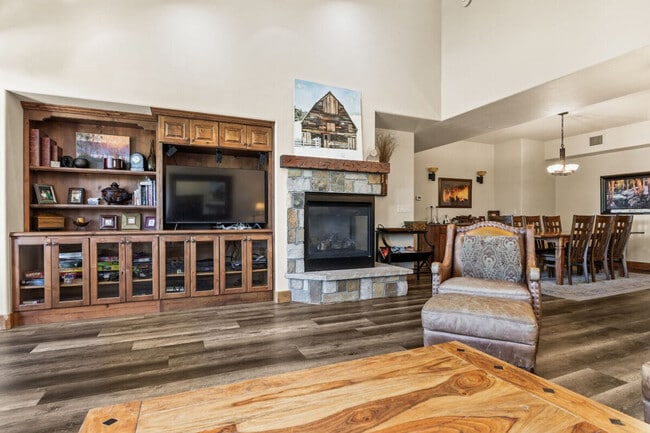 Photo - 2700 Village Dr Unit SI ID1564280P