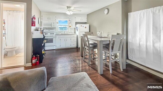 Photo - 154 Charlton Ave