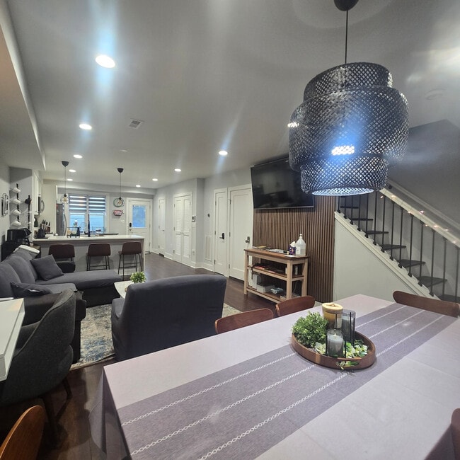 Building Photo - 1673 Montello Ave NE Unit SI ID1588312P