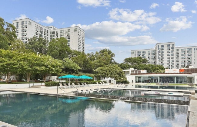 Photo - Presidential City