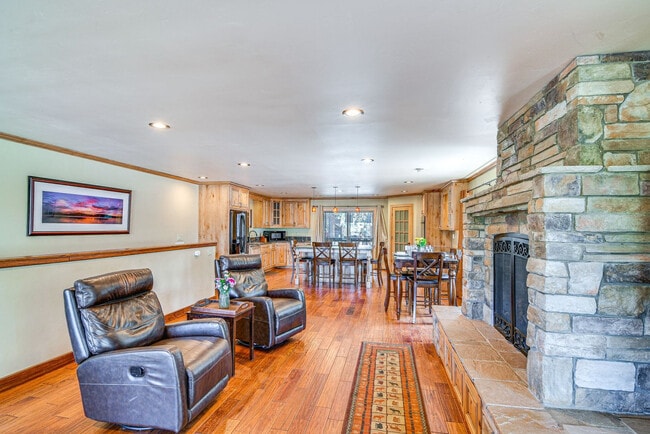 Building Photo - 3688 Paradise Ave Unit SI FL1-ID1545864P