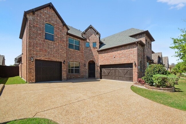 Photo - 3323 Royal Ridge Dr