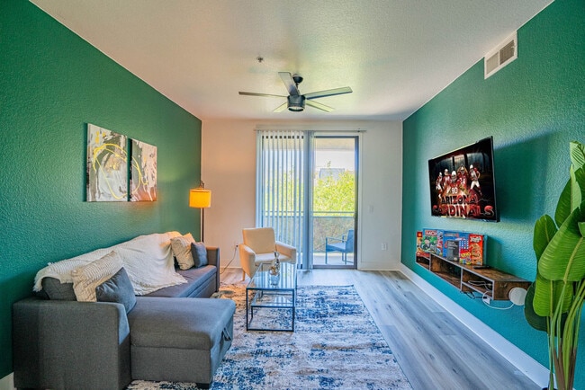 Building Photo - 6610 N 93rd Ave Unit ID1263196P