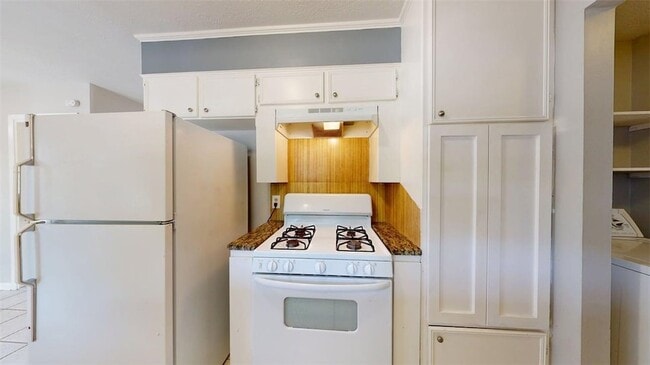 Photo - 1107 Braeswood Dr