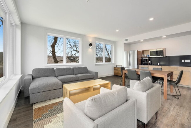 Photo - 10 Riordan Rd Unit ID1221880P