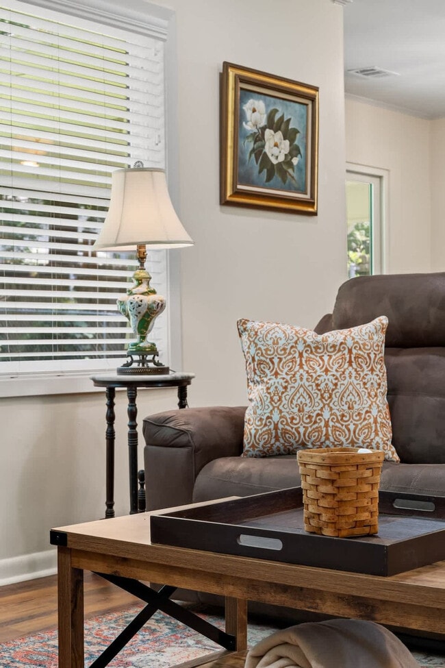 Photo - 608 S 21st Ave Unit ID1331003P