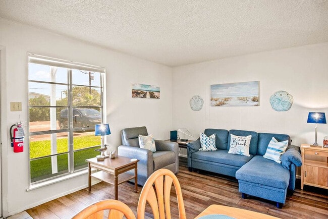 Building Photo - 2025 Eleventh St Unit SI FL1-ID1023252P