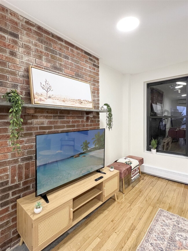 Building Photo - 1830 3rd Ave Unit SI ID1358386P