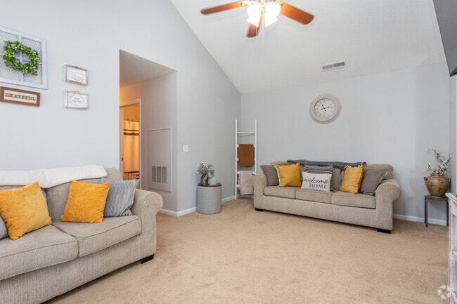 Living Area - Mallard Cove Apartments