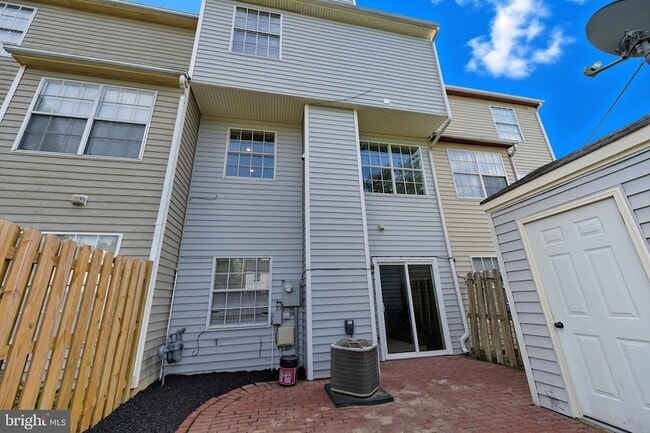 Photo - 11170 Hamlet Ct