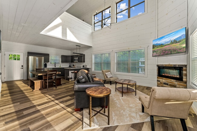 Building Photo - 532 Warbonnet Wy Unit ID1022145P