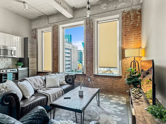 Building Photo - 555 Evergreen St Unit ID1055721P