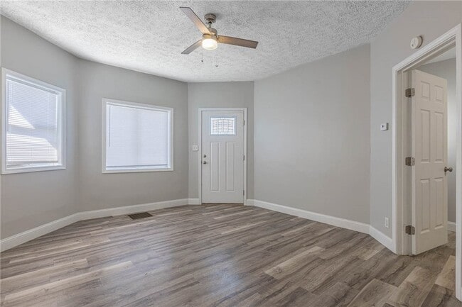 Photo - 539 S Monroe St Unit 1