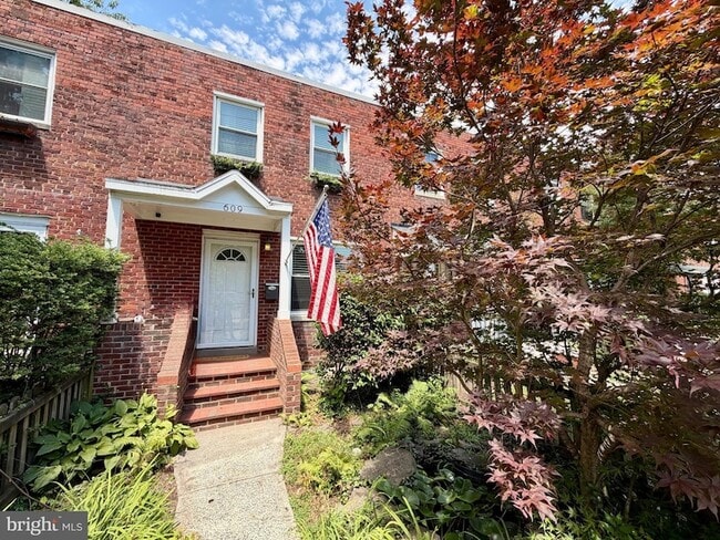 Photo - 609 S Henry St