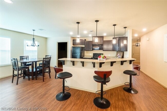 Photo - 6811 Veterans Ave