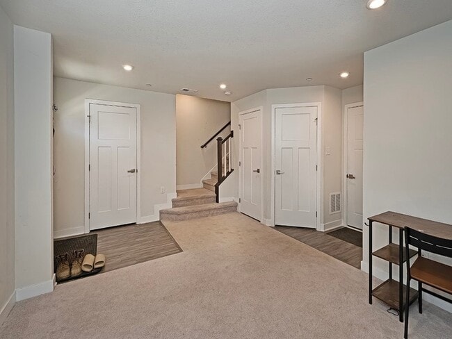 Photo - 213 Amon St