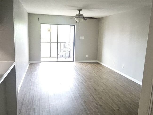 Photo - 3025 Walnut Bend Ln Unit 35
