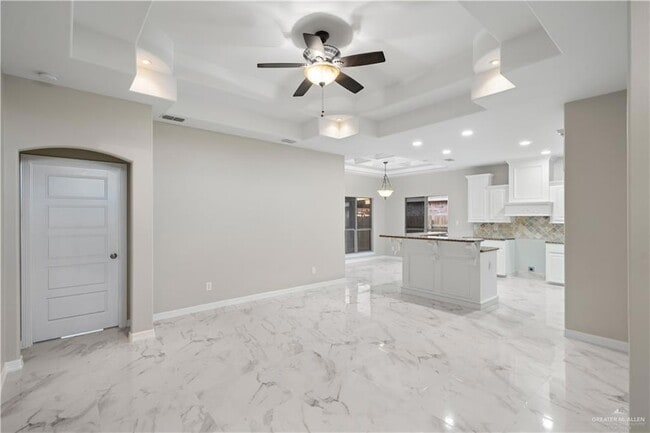Photo - 4408 Xanthisma Ave W