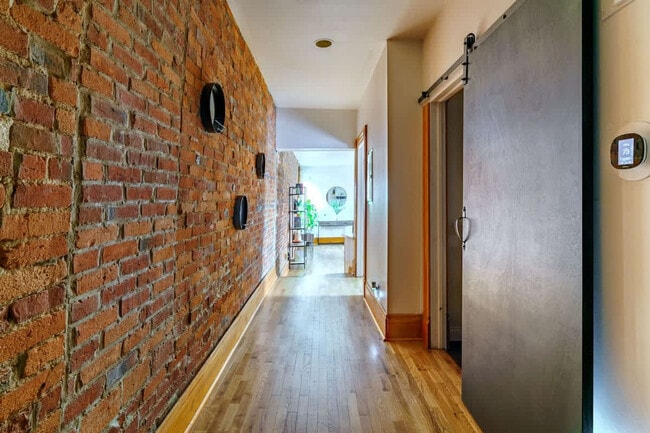 Photo - 1180 N High St Unit ID1265610P