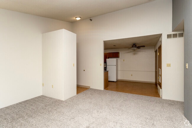 1BR, 1BA - 750SF - Somerset