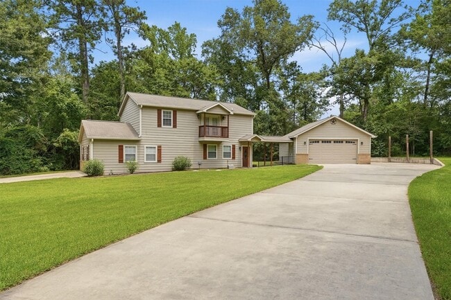 Building Photo - 15621 Northland Dr