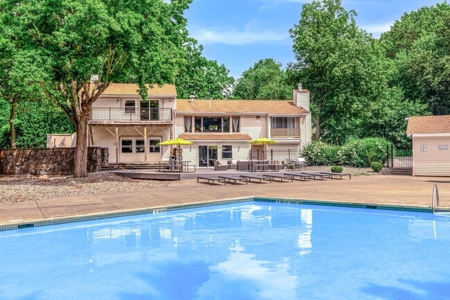 Photo - Foxrun Apartments