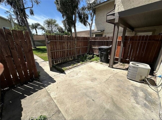 Photo - 1501 E Fairfield Ct Unit 2