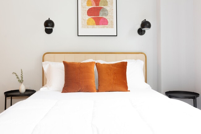 Building Photo - 417 E 83rd St Unit ID1013676P