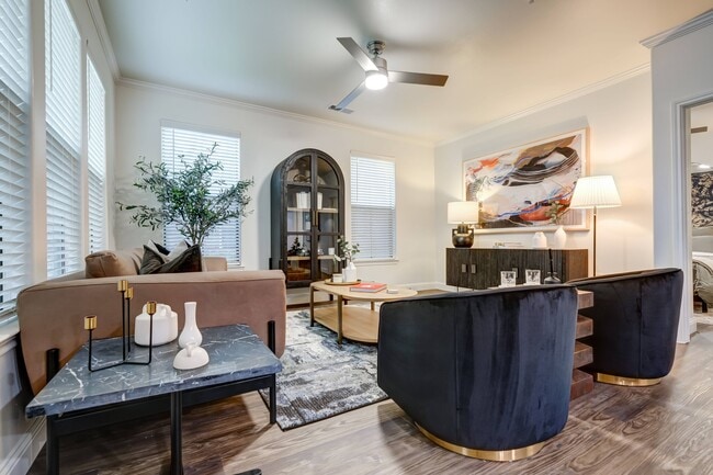 Photo - La Villita Lakeside and Landings