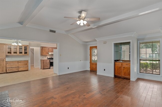 Photo - 108 Deerwood Ln