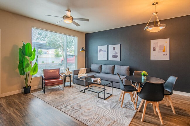 Building Photo - 2044 S Willow Creek Apartment Unit ID1281116P