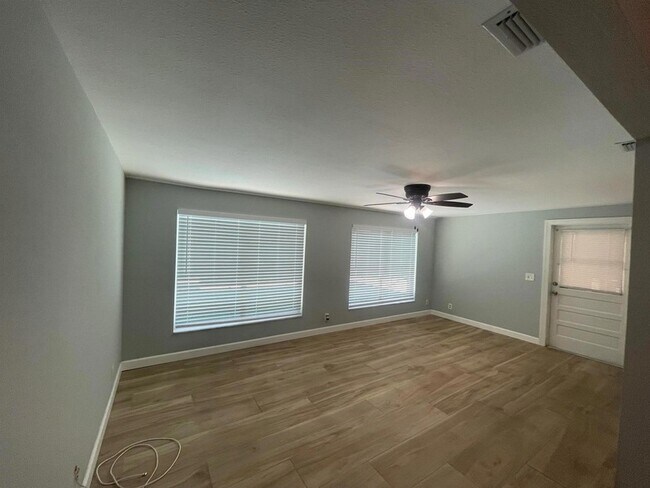 Photo - 11737 Inverness Cir