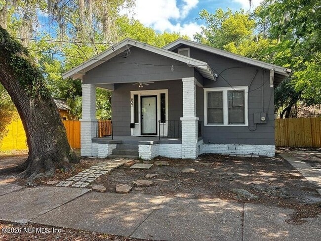 Building Photo - 537 Alder St