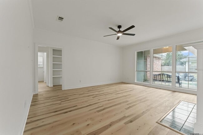 Photo - 18516 Lakefield Ave