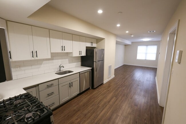 Building Photo - 332 Talbot Ave Unit 5