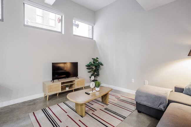 Photo - 205 W 4th St Unit ID1354362P