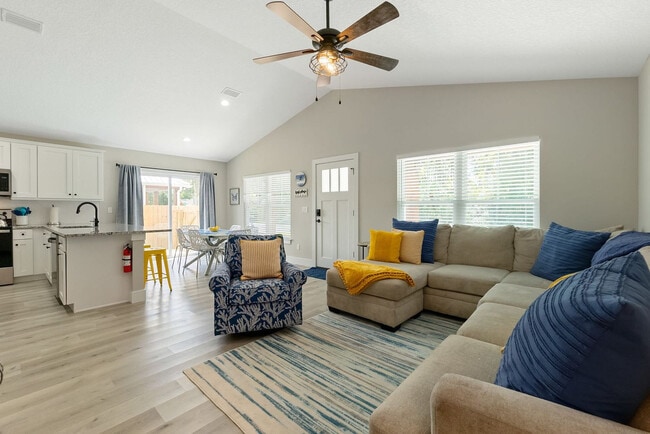 Building Photo - 1004 Josiah St Unit ID1281918P