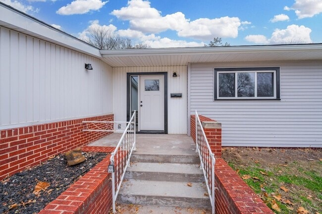 Photo - 1520 N Yale Blvd