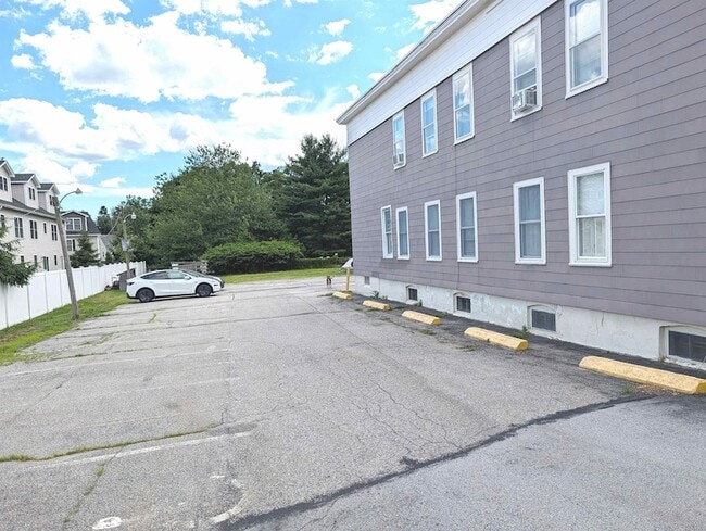 Photo - 685 Massabesic St Unit 2