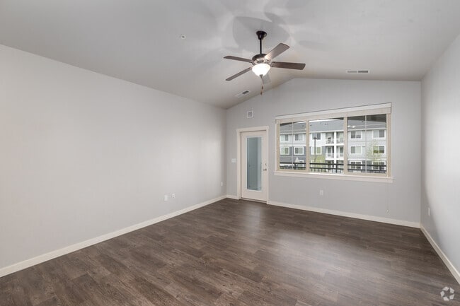 3BR, 2BA - 1,192SF - Eagle River Apartments
