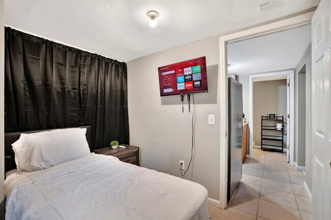 Photo - 408 Martin St Unit ID1234450P