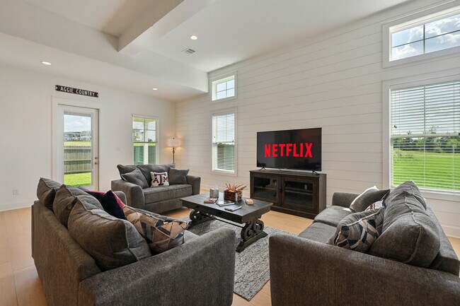 Photo - 5040 Mooney Fls Dr Unit ID1328058P