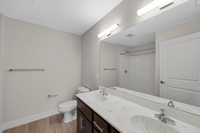 Photo - 707 W Springfield Ave
